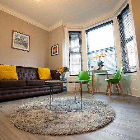 Pass The Keys Amazing, Newly Renovated 5Bedroom House Sleeps 10 Scarborough Exteriör bild