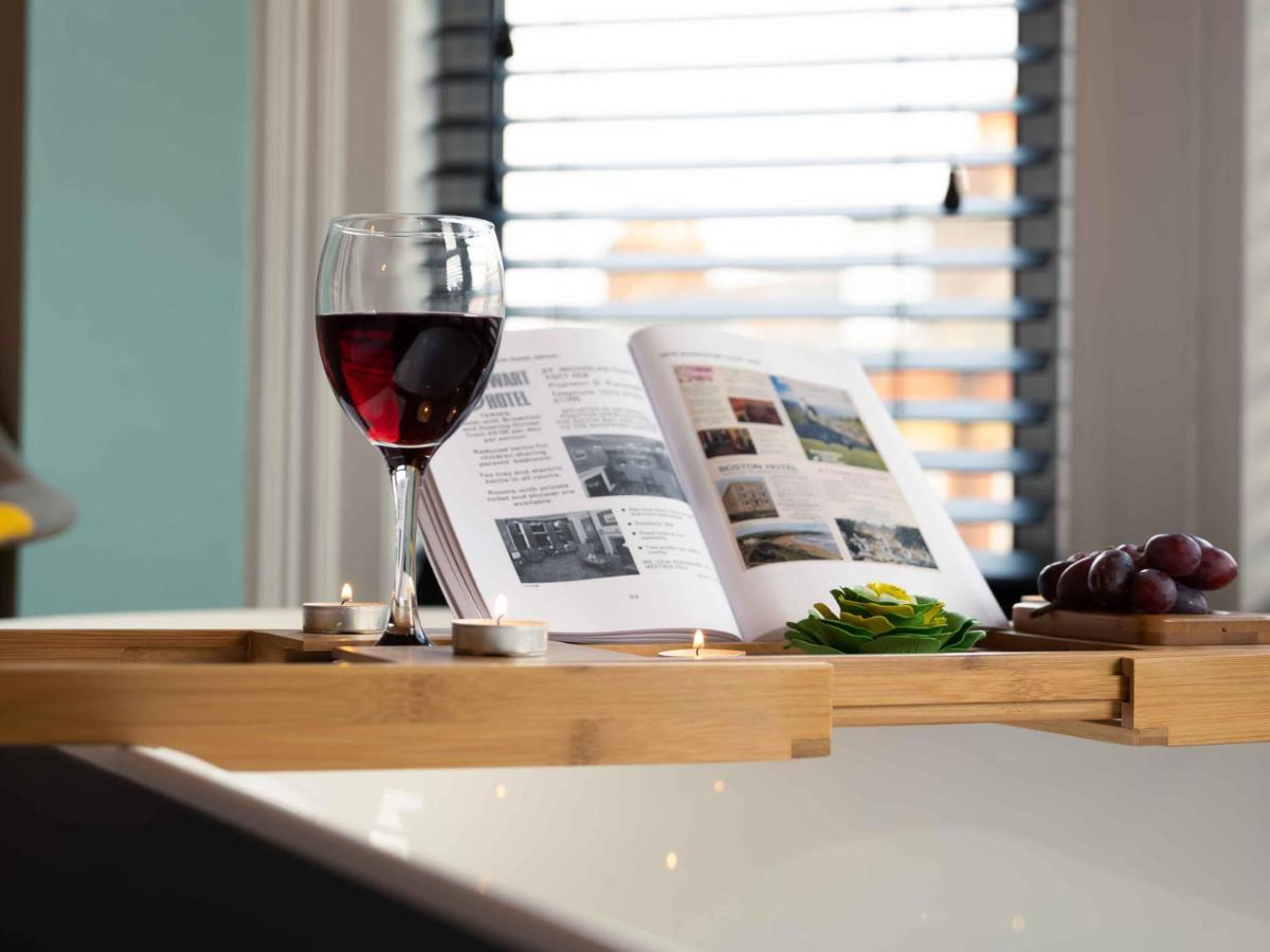 Pass The Keys Amazing, Newly Renovated 5Bedroom House Sleeps 10 Scarborough Exteriör bild