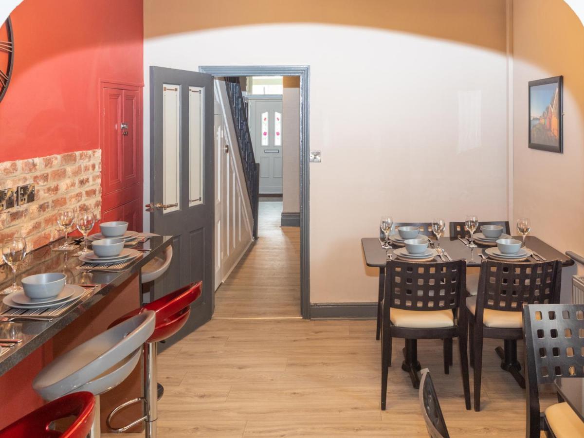Pass The Keys Amazing, Newly Renovated 5Bedroom House Sleeps 10 Scarborough Exteriör bild