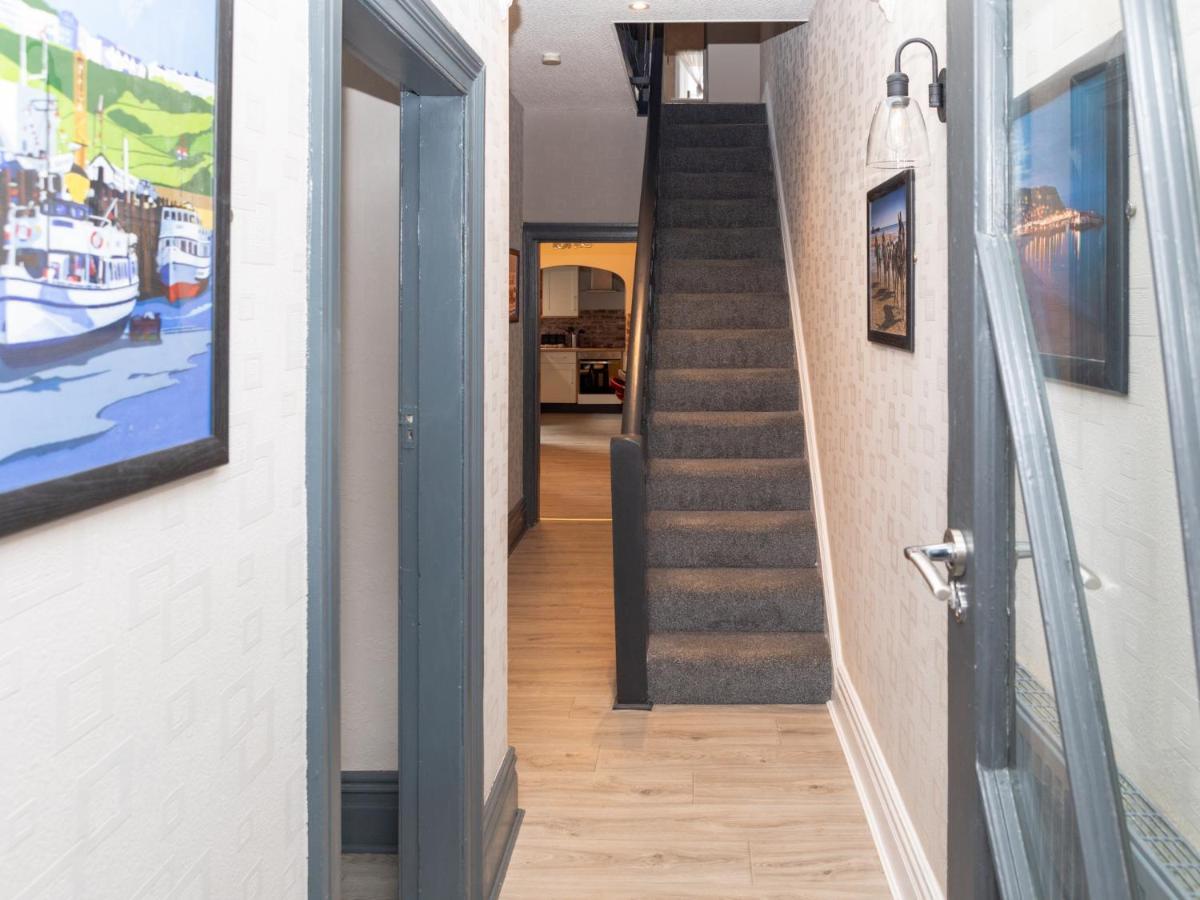 Pass The Keys Amazing, Newly Renovated 5Bedroom House Sleeps 10 Scarborough Exteriör bild