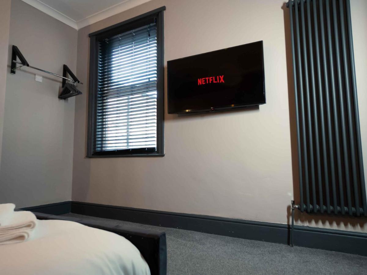 Pass The Keys Amazing, Newly Renovated 5Bedroom House Sleeps 10 Scarborough Exteriör bild