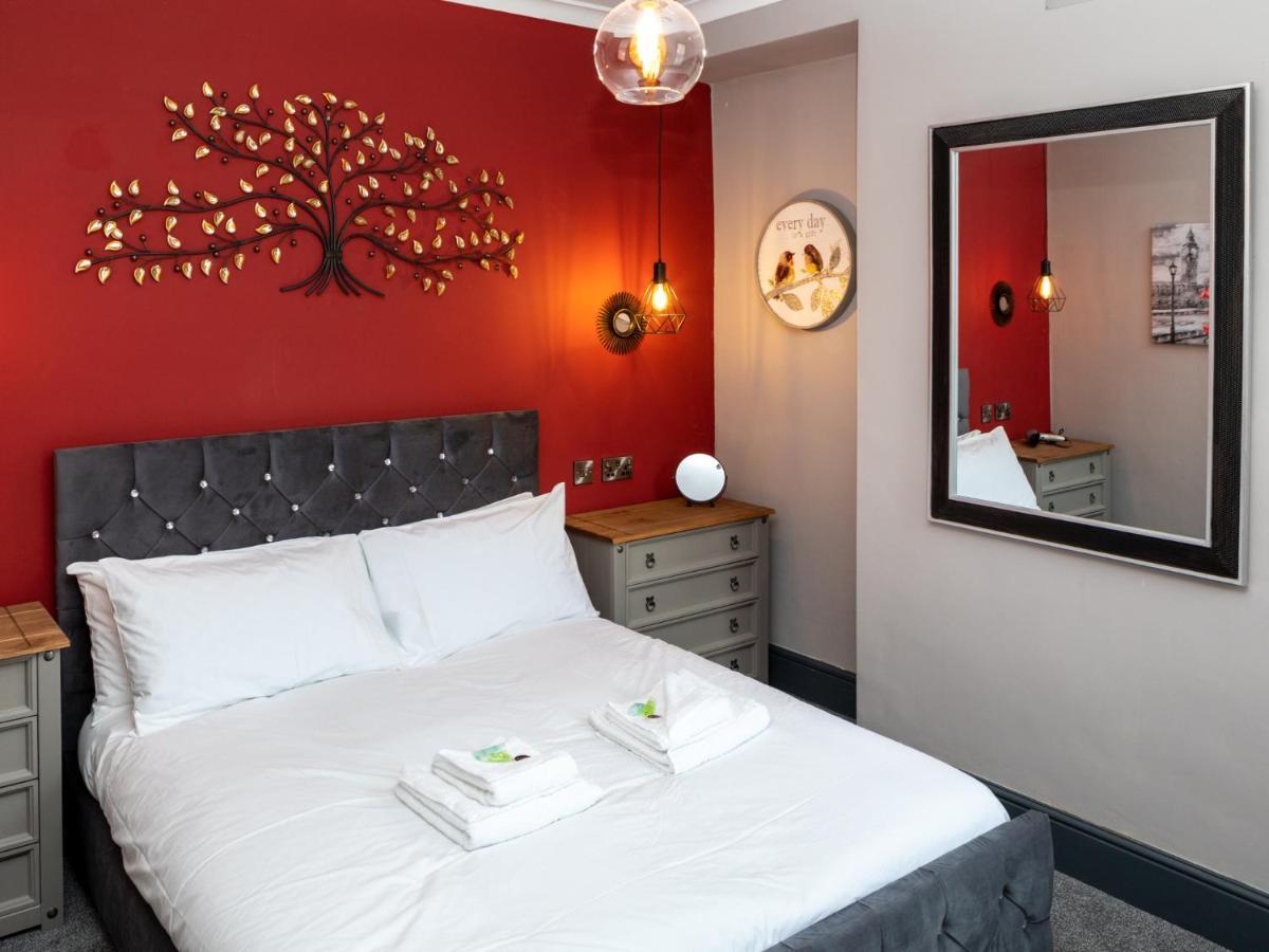 Pass The Keys Amazing, Newly Renovated 5Bedroom House Sleeps 10 Scarborough Exteriör bild
